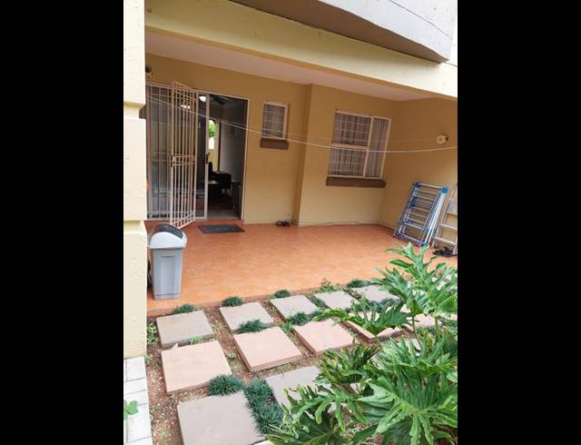 3 BEDROOM TOWNHOUSE FOR SALE IN VORNA VALLEY